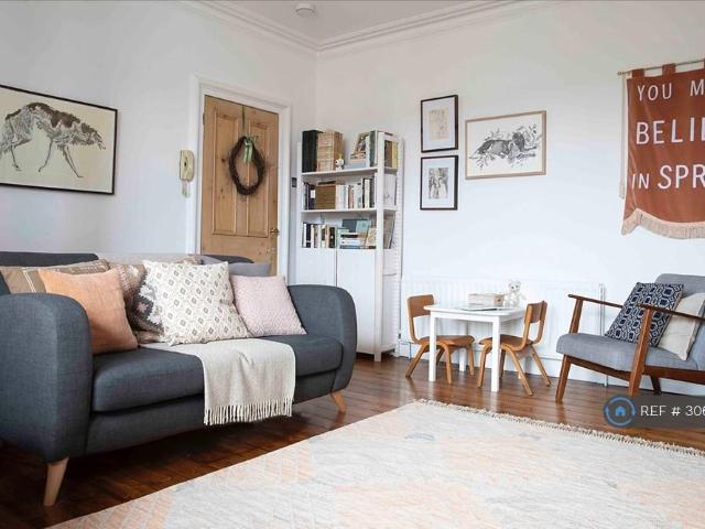 3 bedroom flat to rent