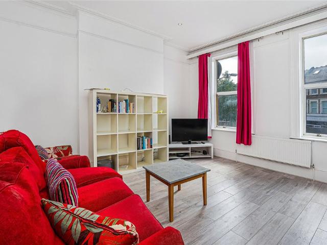 3 bedroom flat to rent
