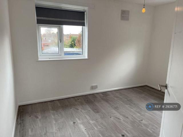 3 bedroom flat to rent