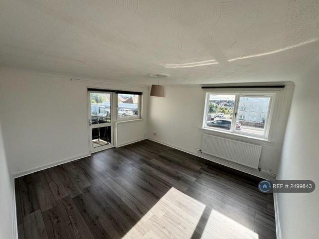 3 bedroom flat to rent
