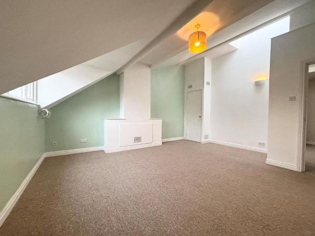 3 bedroom flat to rent