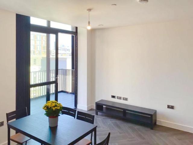 3 bedroom flat to rent