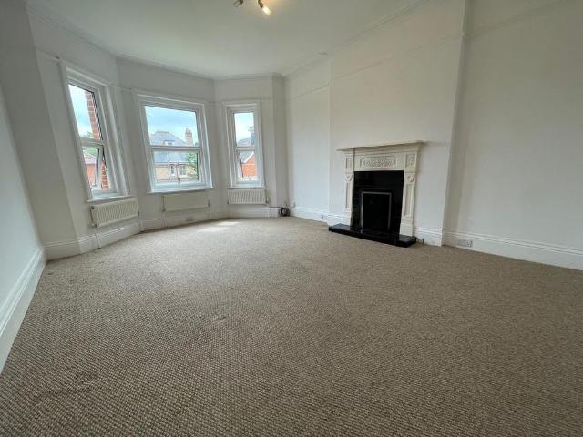 3 bedroom flat to rent