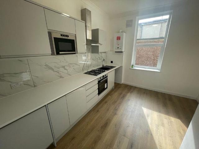 3 bedroom flat to rent