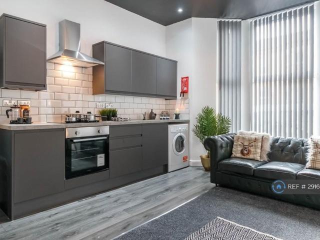 3 bedroom flat to rent
