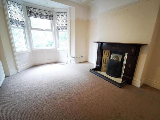 3 bedroom flat to rent
