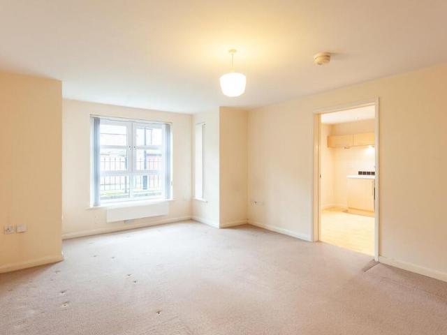 3 bedroom flat to rent