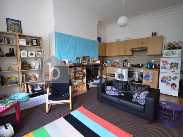 3 bedroom flat to rent