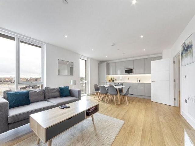 3 bedroom flat to rent
