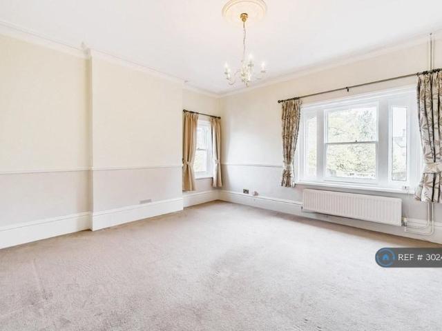 3 bedroom flat to rent
