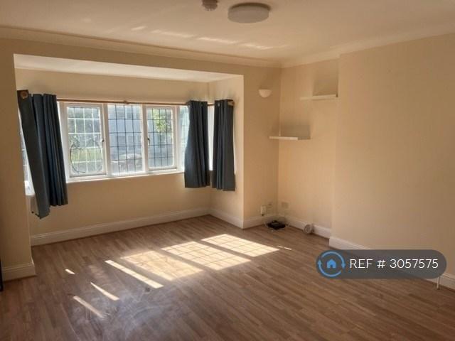 3 bedroom flat to rent