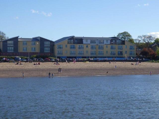 3 bedroom flat to rent