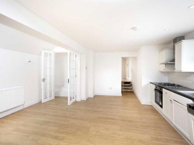 3 bedroom flat to rent