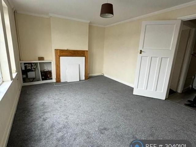 3 bedroom flat to rent