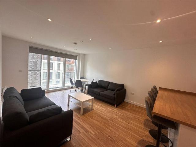 3 bedroom flat to rent