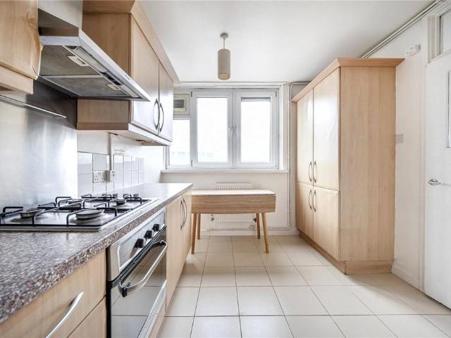 3 bedroom flat to rent