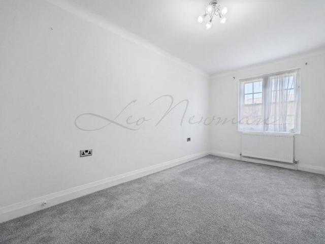 3 bedroom flat to rent
