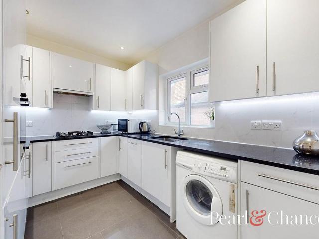 3 bedroom flat to rent