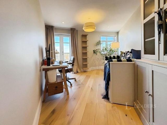 3 bedroom flat to rent