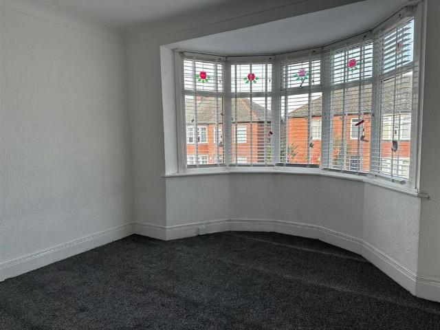 3 bedroom flat to rent