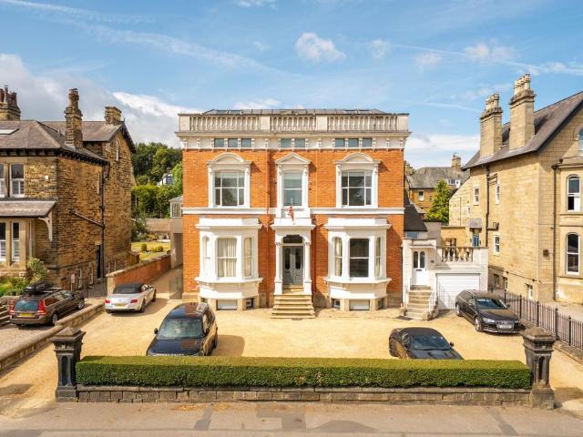 3 bedroom flat to rent
