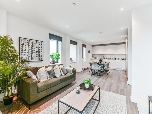 3 bedroom flat to rent