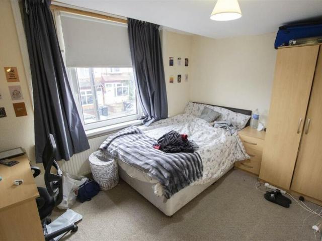 3 bedroom flat to rent
