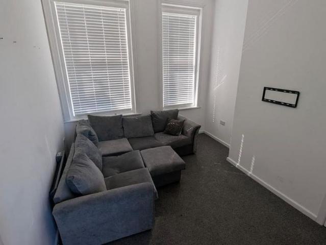 3 bedroom flat to rent