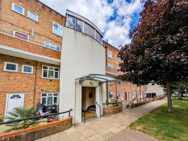 3 bedroom flat to rent