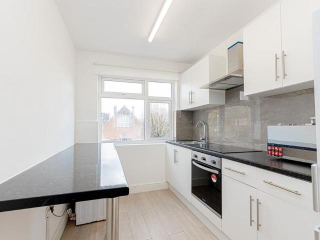 3 bedroom flat to rent