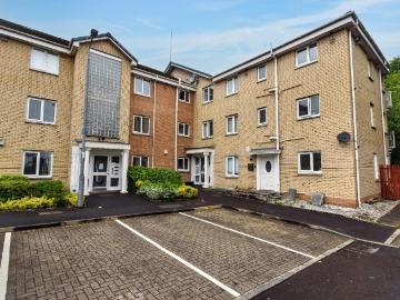 3 bedroom flat to rent