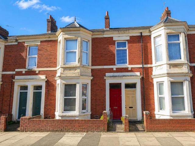 3 bedroom flat to rent