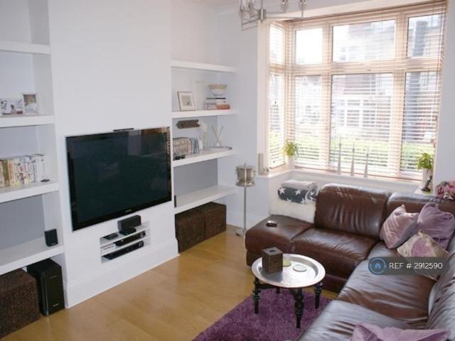 3 bedroom flat to rent