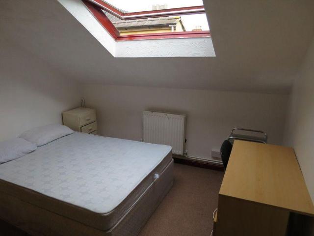3 bedroom flat to rent