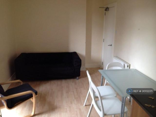 3 bedroom flat to rent