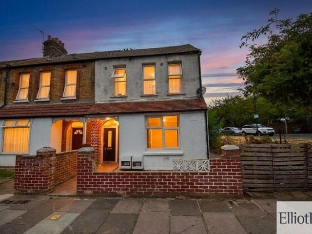 3 bedroom flat to rent