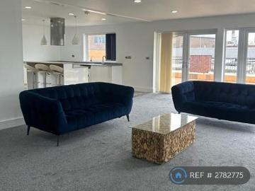 3 bedroom flat to rent