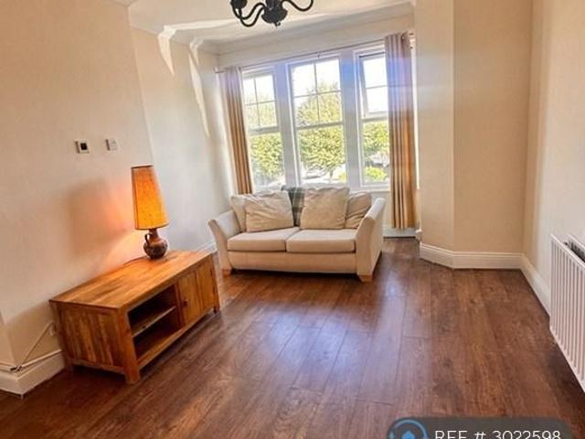 3 bedroom flat to rent