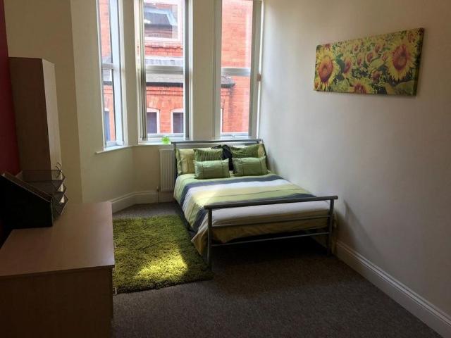 3 bedroom flat to rent