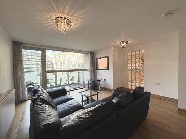 3 bedroom flat to rent