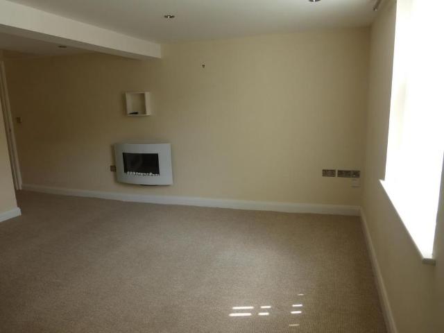 3 bedroom flat to rent