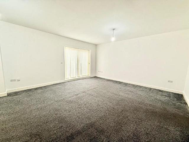 3 bedroom flat to rent