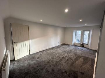 3 bedroom flat to rent