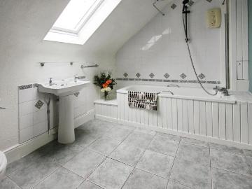 3 bedroom flat to rent