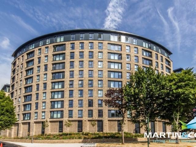 3 bedroom Flat To Rent