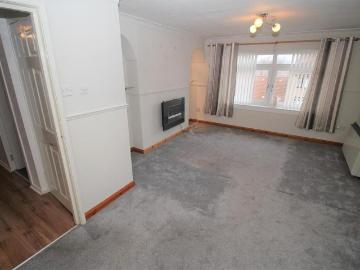 3 bedroom flat to rent