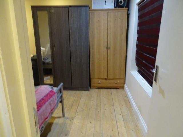 3 bedroom flat to rent