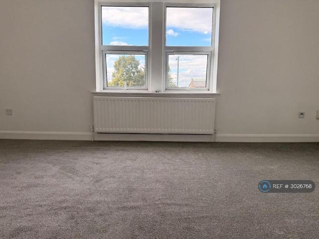 3 bedroom flat to rent