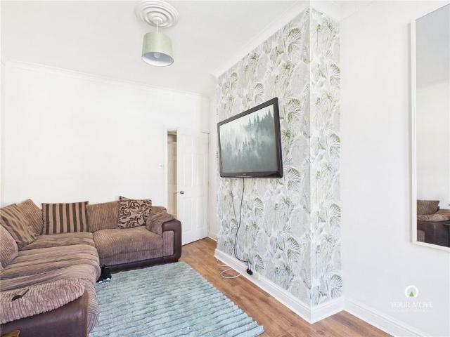 3 bedroom flat to rent