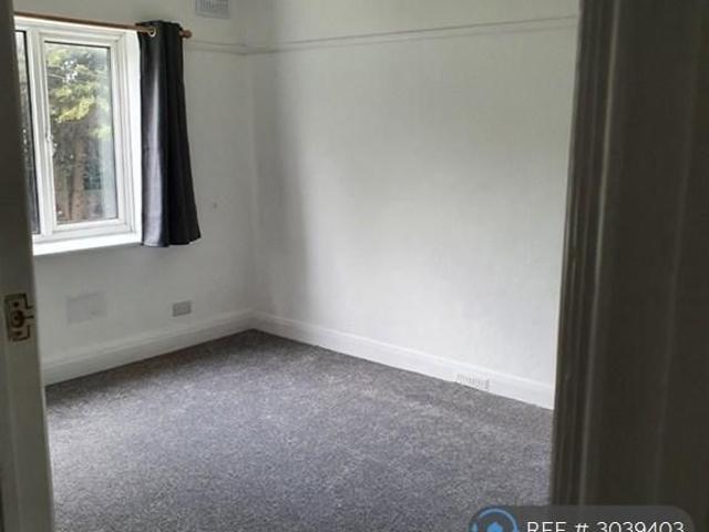 3 bedroom flat to rent